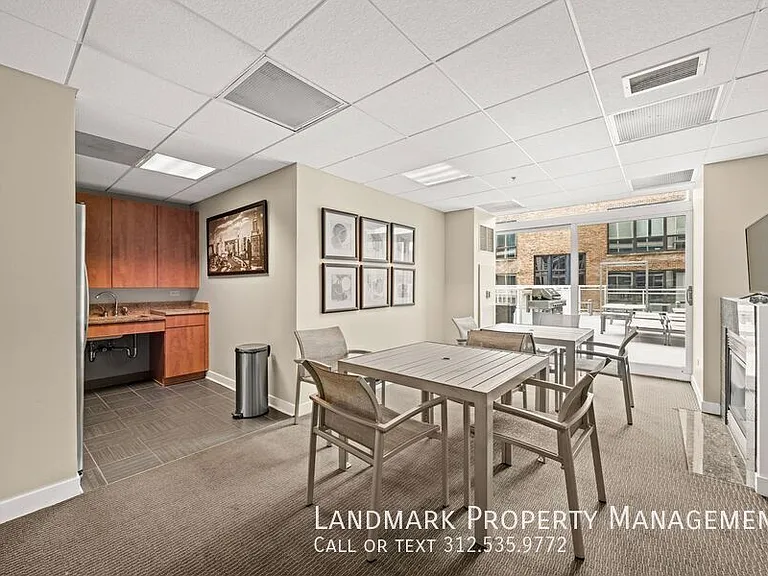 757 N Orleans St #1910 — Photo 32