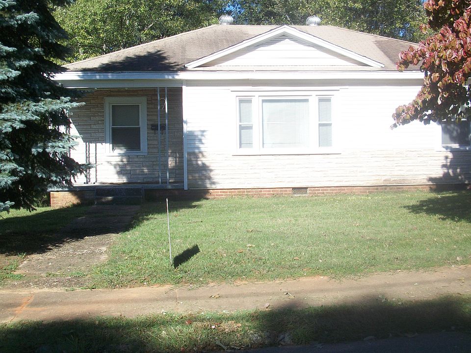1st image of 905 Church St