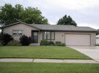 1915 S 35th St, Manitowoc, WI 54220