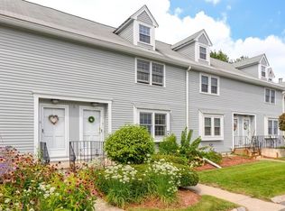 161 Flower Ln APT 8, Dracut, MA 01826