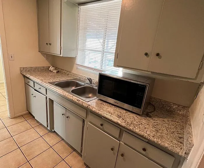 839 E Waverly St #1 — Photo 9
