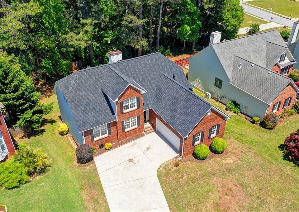 1st image of 330 Thornberry Ct