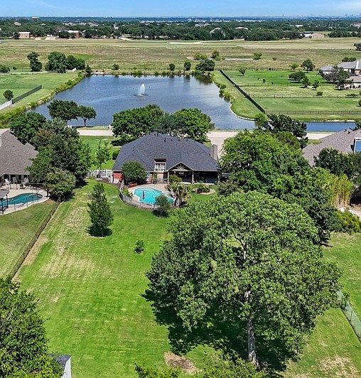 1st image of 327 Lakeside Dr