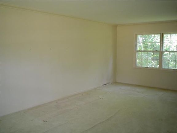 3rd image of 7405 Frederick East Dr E