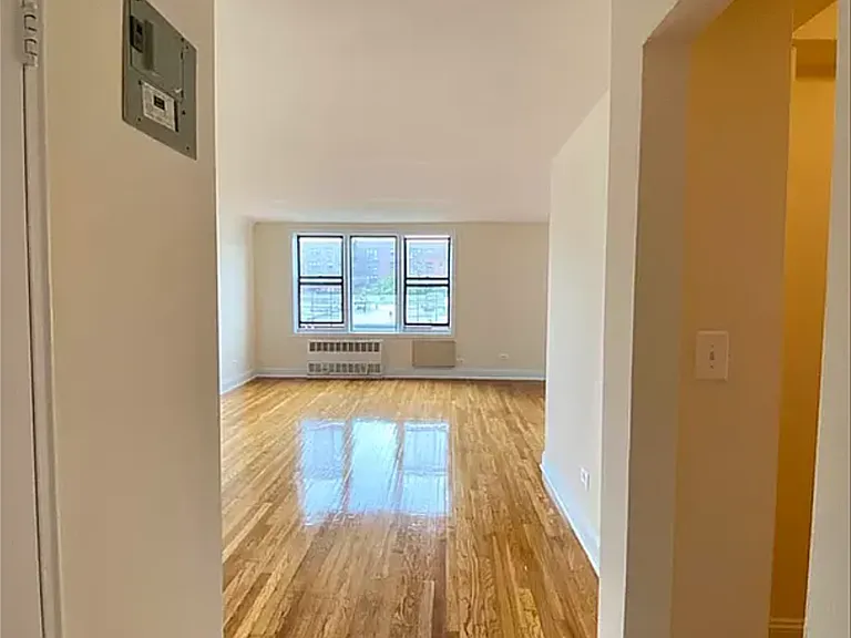 288 W 238th St #4G — Photo 8