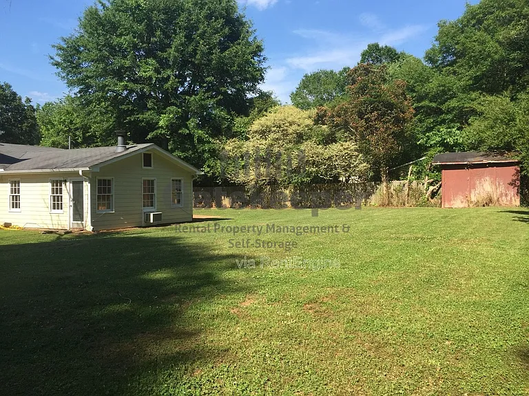 695 Georgia Ave — Photo 19