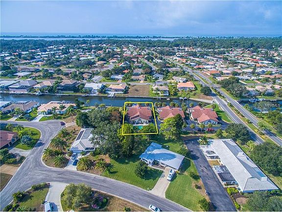 4th image of 375 Englewood Isles Pkwy #5