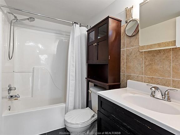 4th image of 3000 Sandwich St E #413