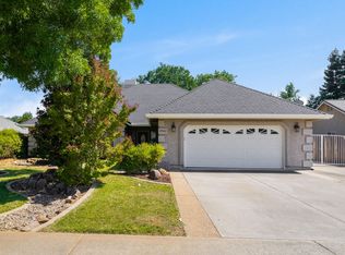 2463 Castlewood Dr, Redding, CA 96002