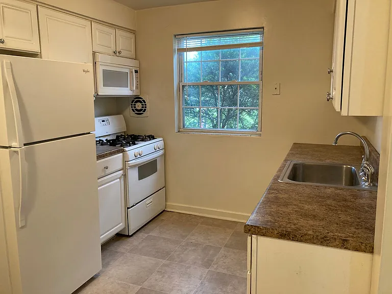 101 Valley Rd — Photo 32