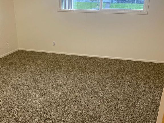 5th image of 581 Holmes Ln #22