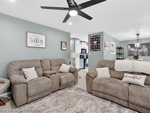 5th image of 3109 Clear Creek Rd