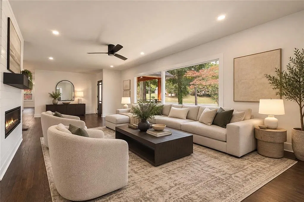 3 bed, 2.0 bath, 2217 sqft, $3,000 — Photo 1
