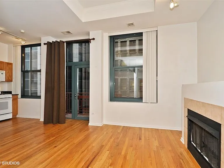 208 W Washington St #802 — Photo 3