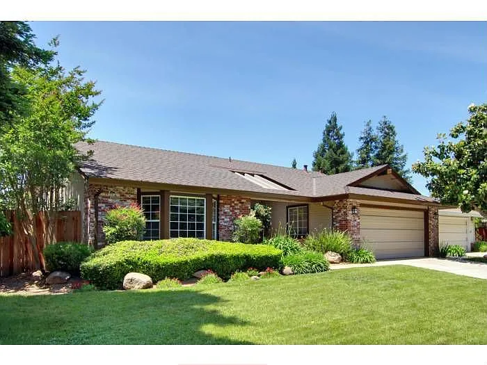 5813 Laguna Trail Way photo 1