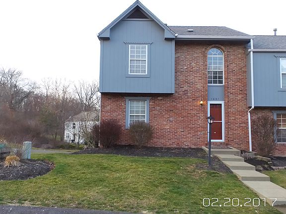 Spacious front/side yard