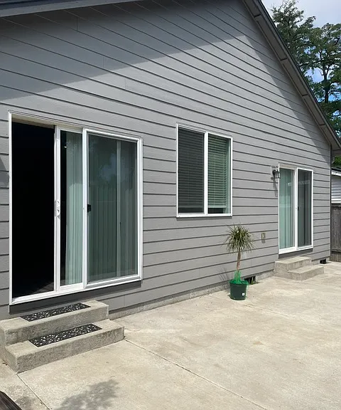 5017 NE 22nd Ave — Photo 2