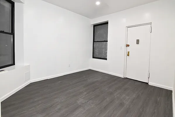 Rented by Ledvech Group | media 17