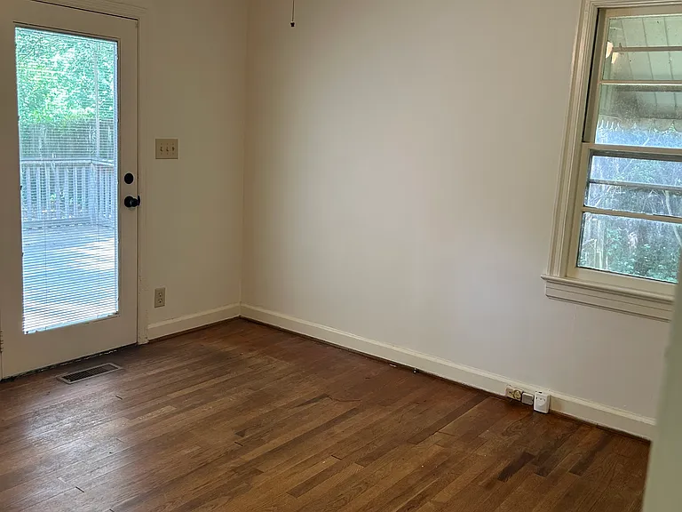 506 Westchester Dr — Photo 5