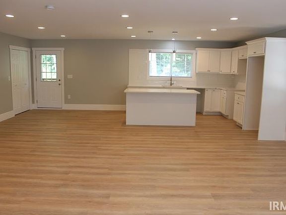 2nd image of 905 N 600th St E