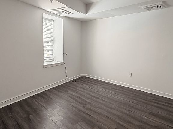 3rd image of 126 Dock St Floor 3