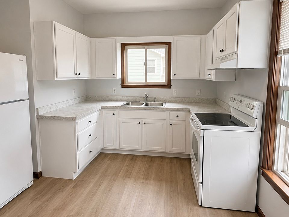 2nd image of 481 Meigs St #1