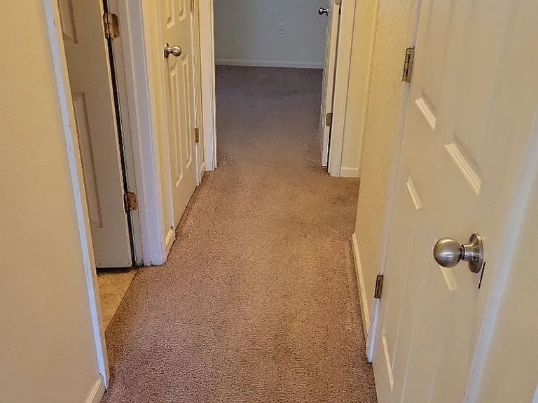 631 Scottsvale Dr — Photo 8