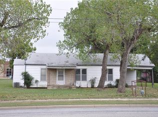 1060 W Commerce St, Brownwood, TX 76801
