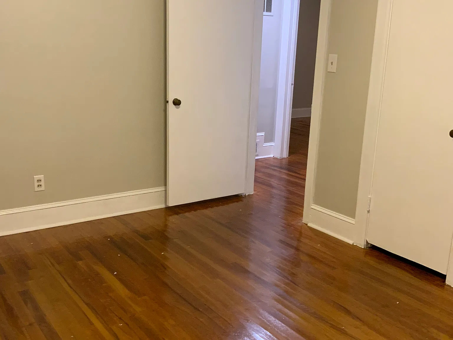 3 bed, 1080 sqft, $1,500 — Photo 3