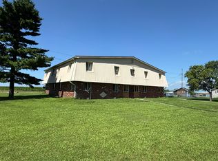 351 Southland Dr APT 40, Warrensburg, IL 62573