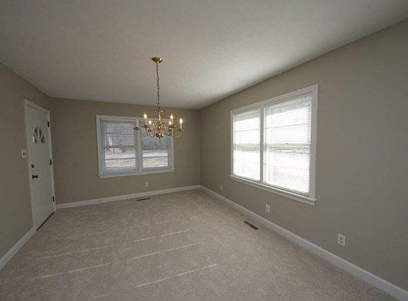 3rd image of 2042 Azalea Dr