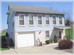 1010 Shantytown Ct, Jeannette, PA 15644