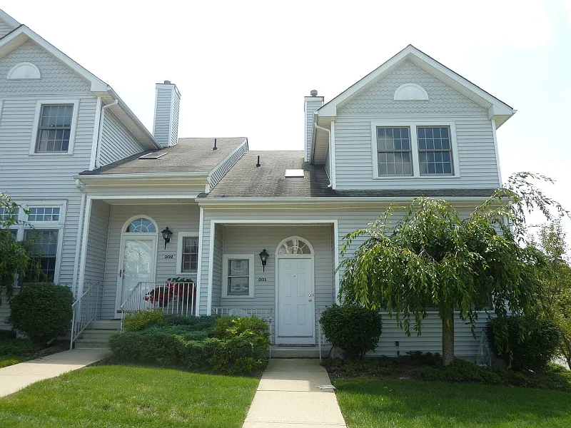 201 Harvard Dr photo 1