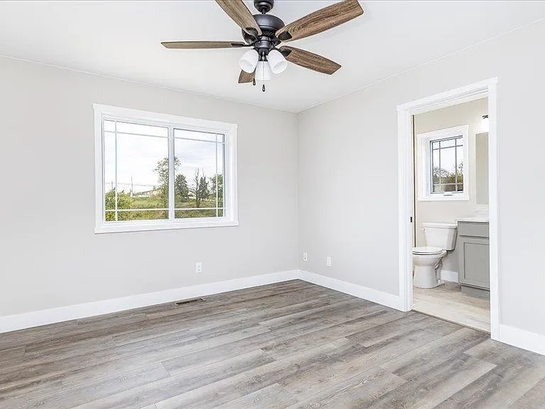 405 N Blake Ave — Photo 8