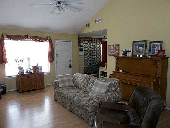 3rd image of 205 Riverwood Ave N