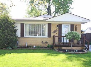 32400 Greenlawn St, Saint Clair Shores, MI