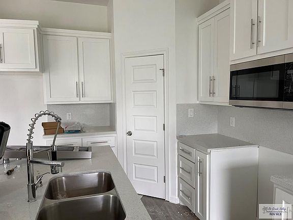 3rd image of 6948 Heritage Oaks Dr