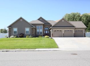 5603 Kenra Loop, West Richland, WA