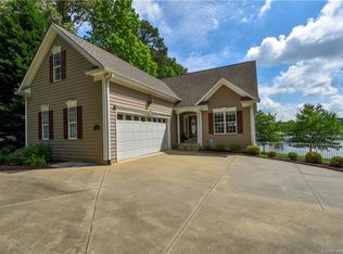 415 Robinson Rd, Mooresville, NC 28117