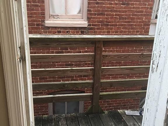 3rd image of 2224 W Grace St APT 3