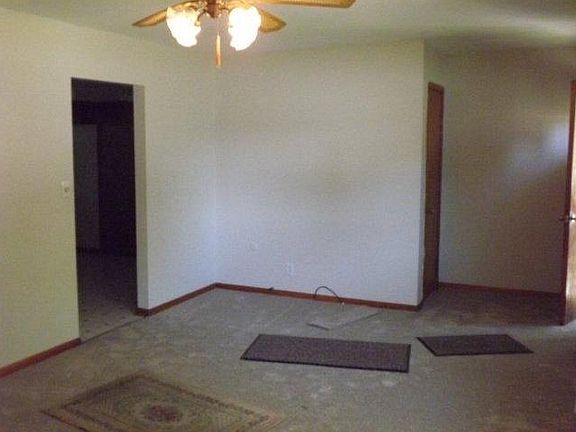 4th image of 2025 Meridian St