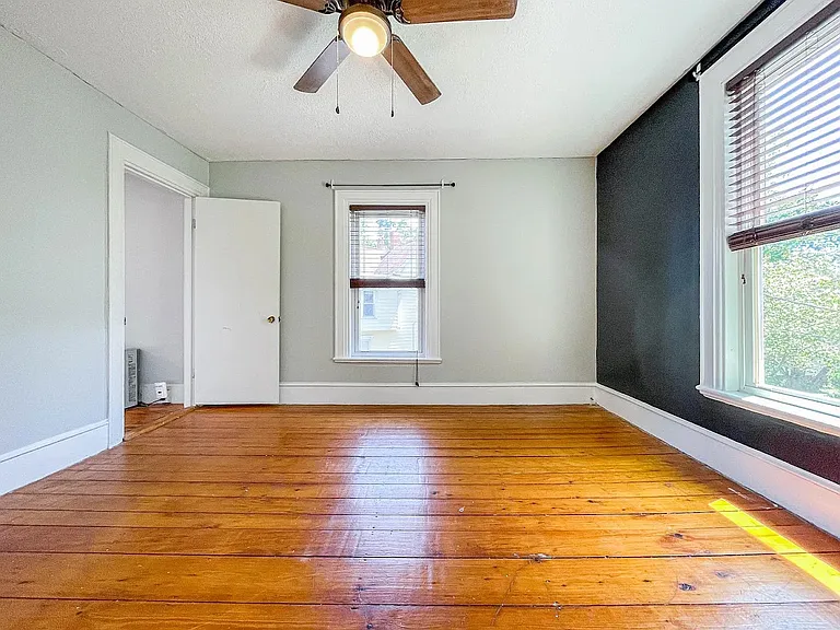 27 Brentwood St #2 — Photo 37