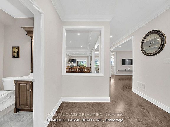 5th image of 105 McKenzie Way