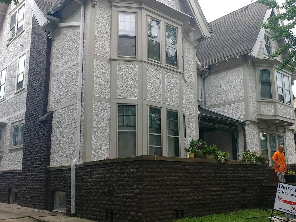 1st image of 2210 N Lake Dr