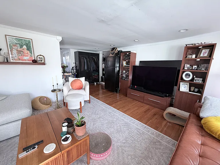 31 Clark St #1 — Photo 1