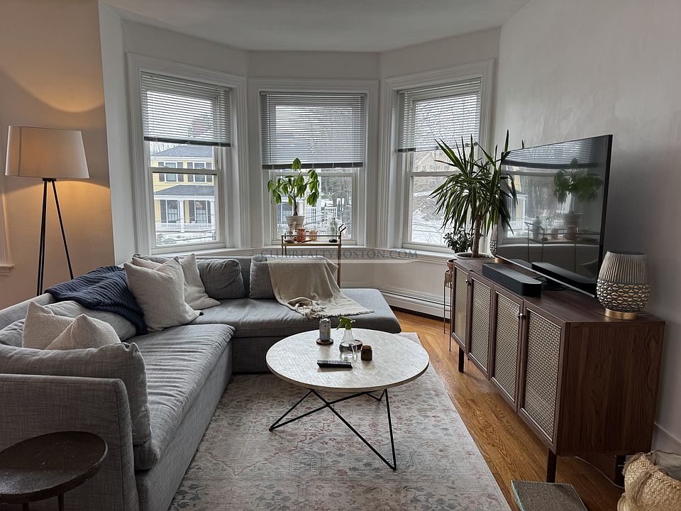 1st image of 809 Washington St #3