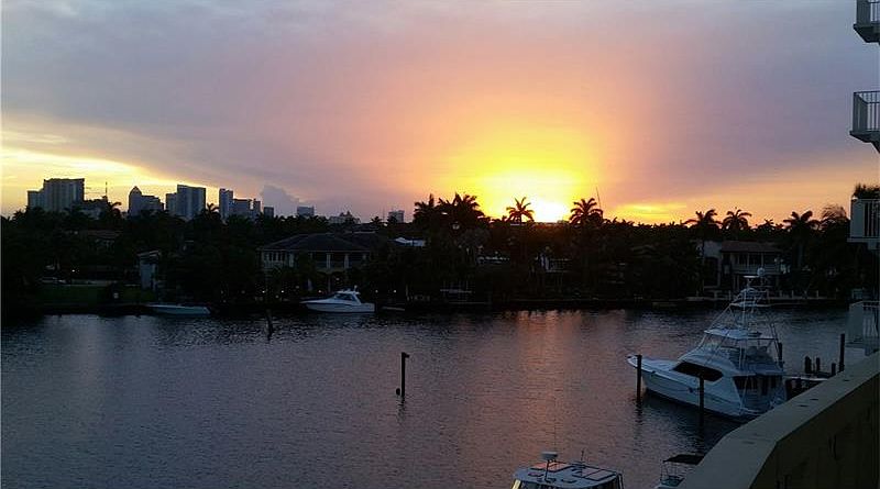 1st image of 333 Sunset Dr