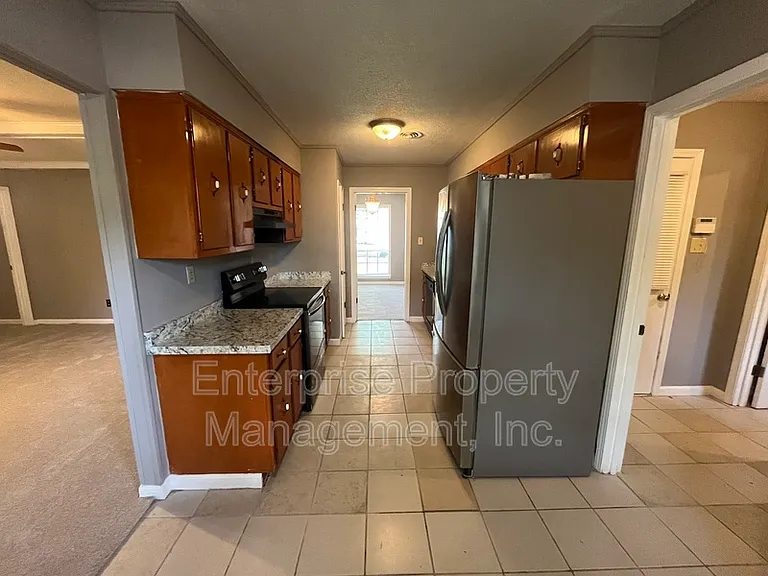 6124 Chinaberry Dr — Photo 8