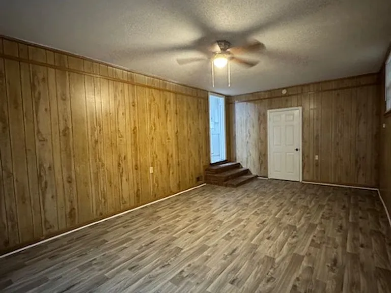 201 Holly Rd — Photo 3