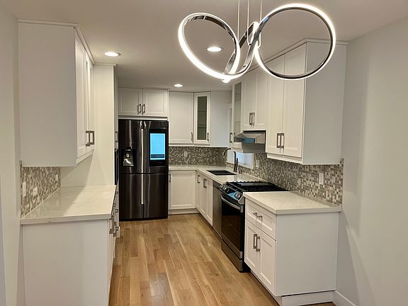 5th image of 3631 S Findlay St
